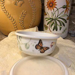 Lenox Butterfly Meadow By Laura Le Luyer, mint condition 5.5" x 2.5"